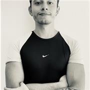 Entrenador personal con experiencia de 5 años, con conocimientos altos en entrenamiento funcional y cardiovascular